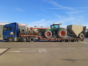 Transport ponadgabarytowy maszyn rolniczych Poznań